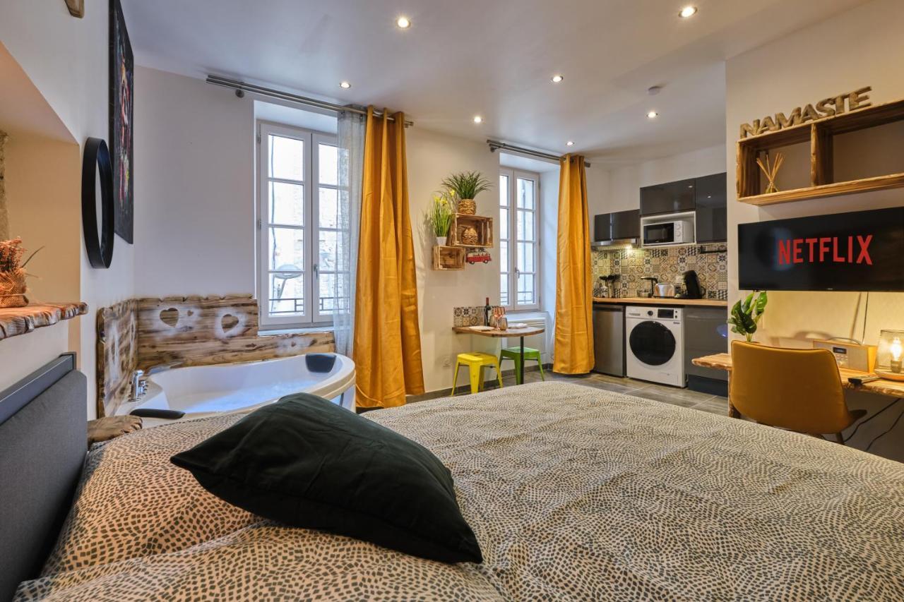 Place Carnot - Studio Tout Equipe Avec Jacuzzi Proche Toutes Commodites قرقشونه المظهر الخارجي الصورة