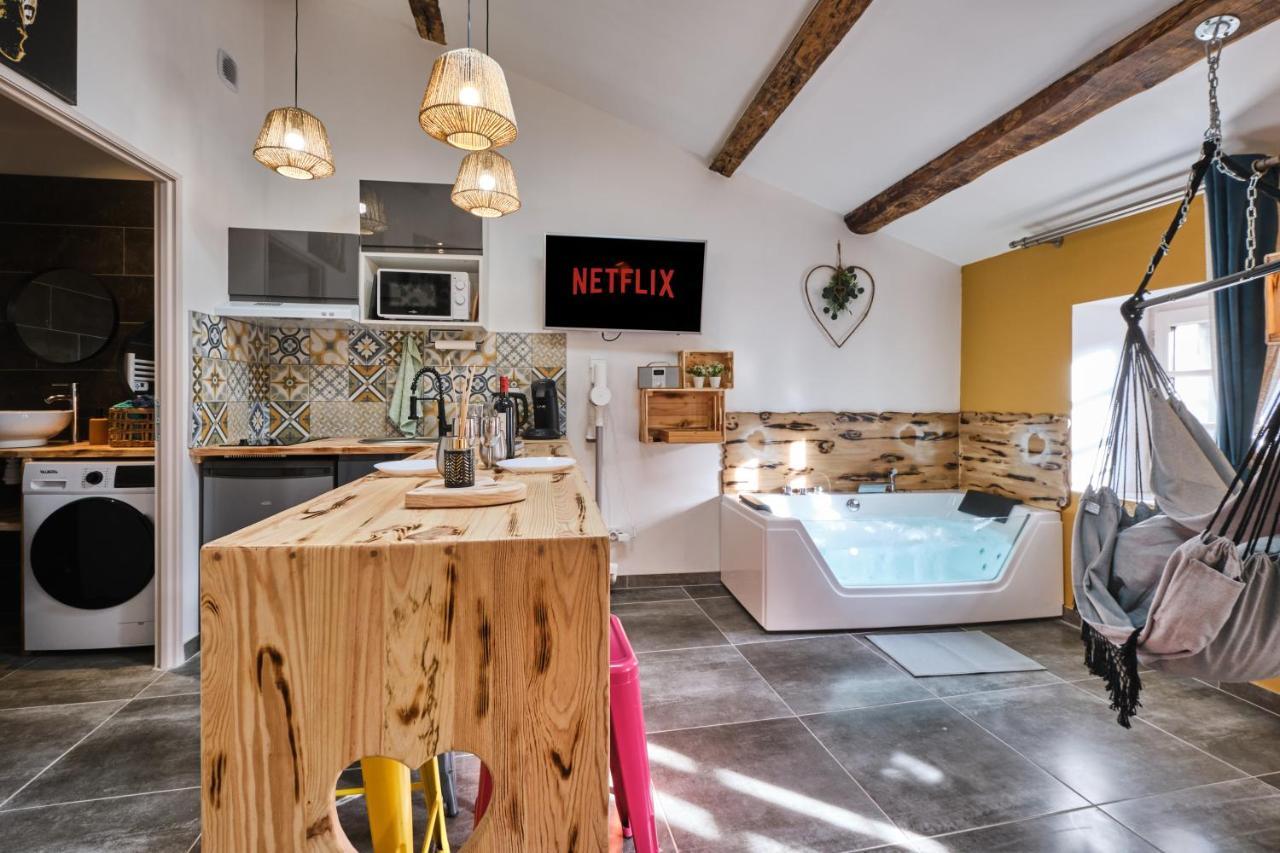 Place Carnot - Studio Tout Equipe Avec Jacuzzi Proche Toutes Commodites قرقشونه المظهر الخارجي الصورة