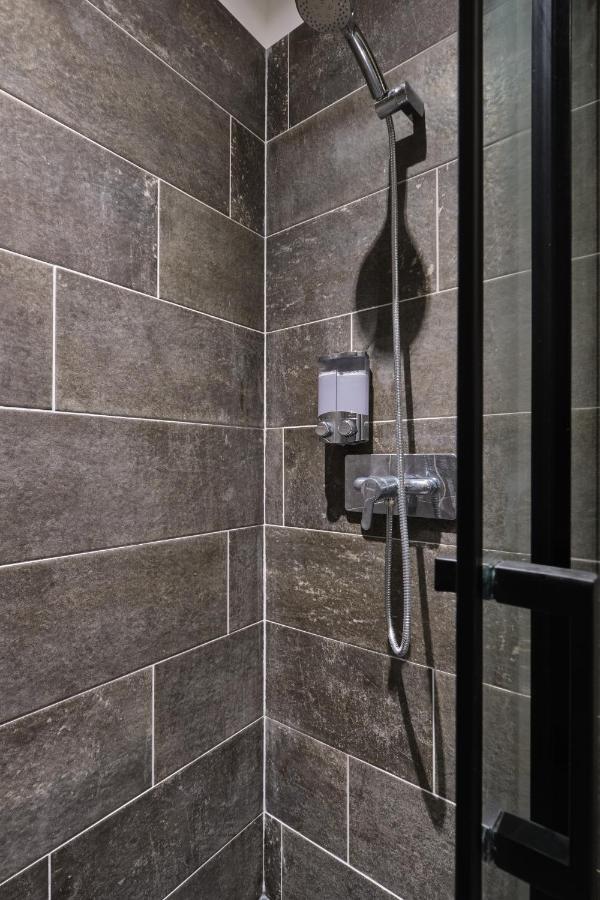 Place Carnot - Studio Tout Equipe Avec Jacuzzi Proche Toutes Commodites قرقشونه المظهر الخارجي الصورة