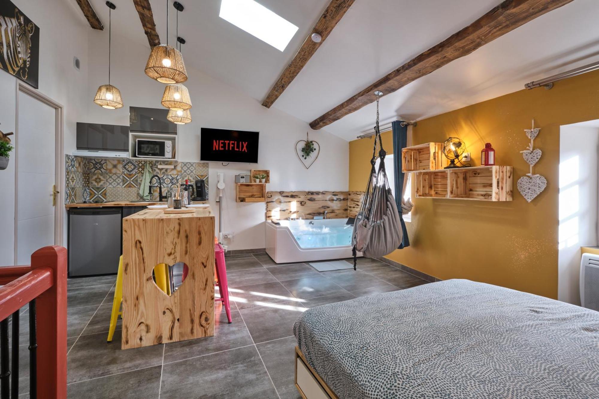 Place Carnot - Studio Tout Equipe Avec Jacuzzi Proche Toutes Commodites قرقشونه المظهر الخارجي الصورة