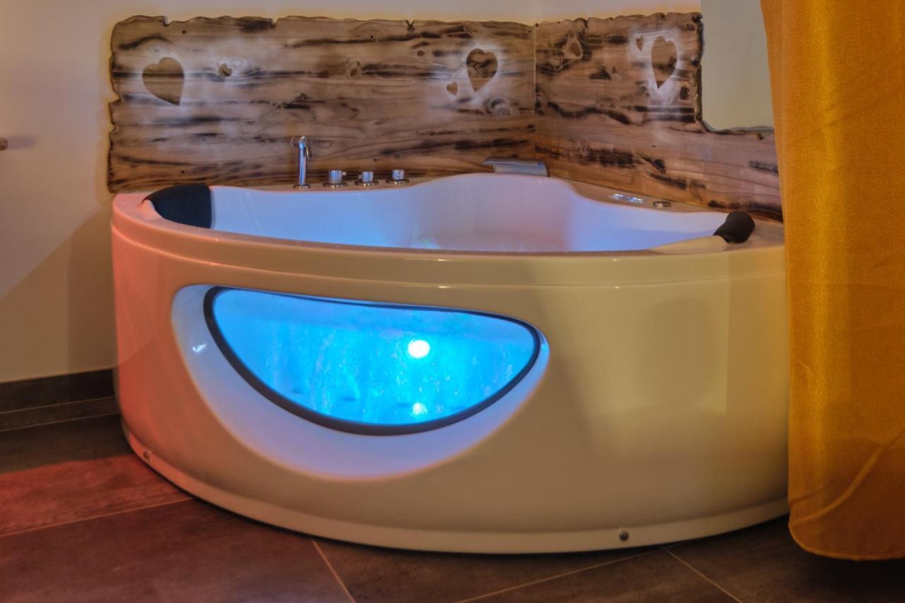Place Carnot - Studio Tout Equipe Avec Jacuzzi Proche Toutes Commodites قرقشونه المظهر الخارجي الصورة