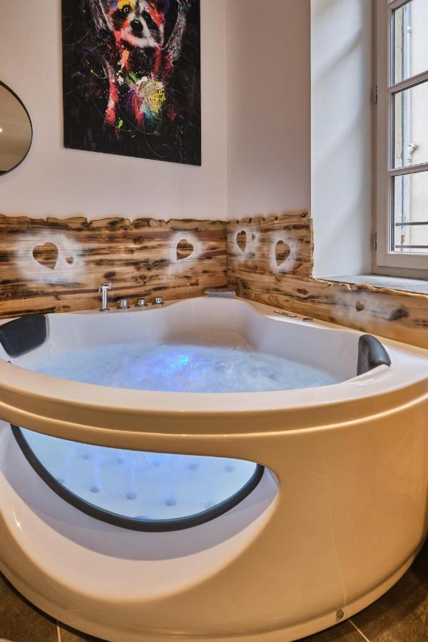 Place Carnot - Studio Tout Equipe Avec Jacuzzi Proche Toutes Commodites قرقشونه المظهر الخارجي الصورة