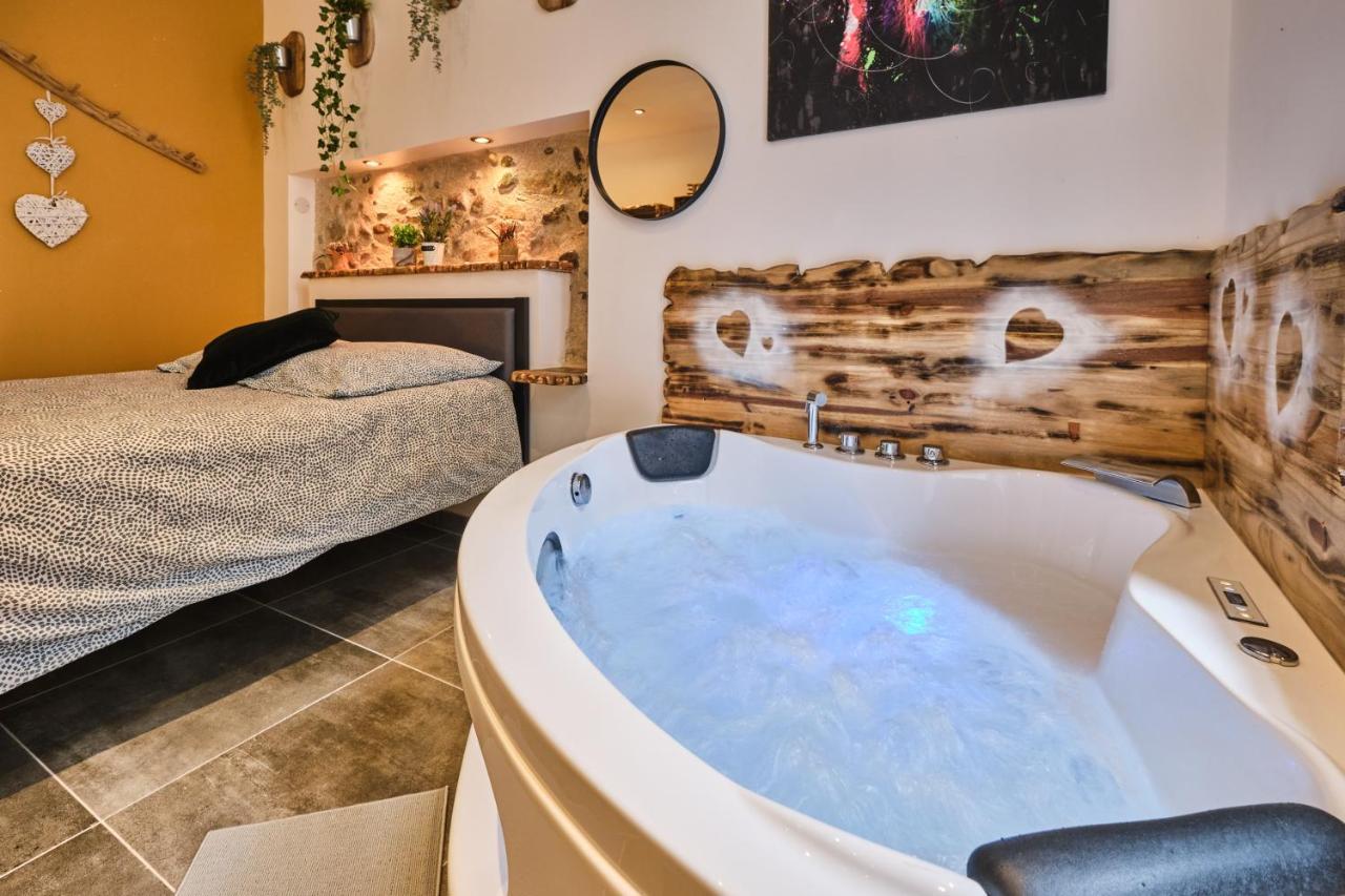 Place Carnot - Studio Tout Equipe Avec Jacuzzi Proche Toutes Commodites قرقشونه المظهر الخارجي الصورة