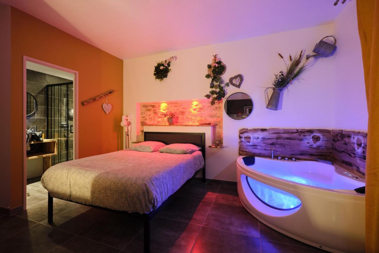 Place Carnot - Studio Tout Equipe Avec Jacuzzi Proche Toutes Commodites قرقشونه المظهر الخارجي الصورة