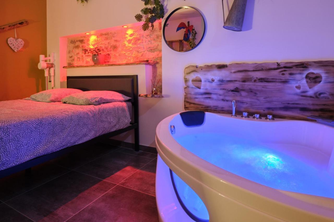 Place Carnot - Studio Tout Equipe Avec Jacuzzi Proche Toutes Commodites قرقشونه المظهر الخارجي الصورة