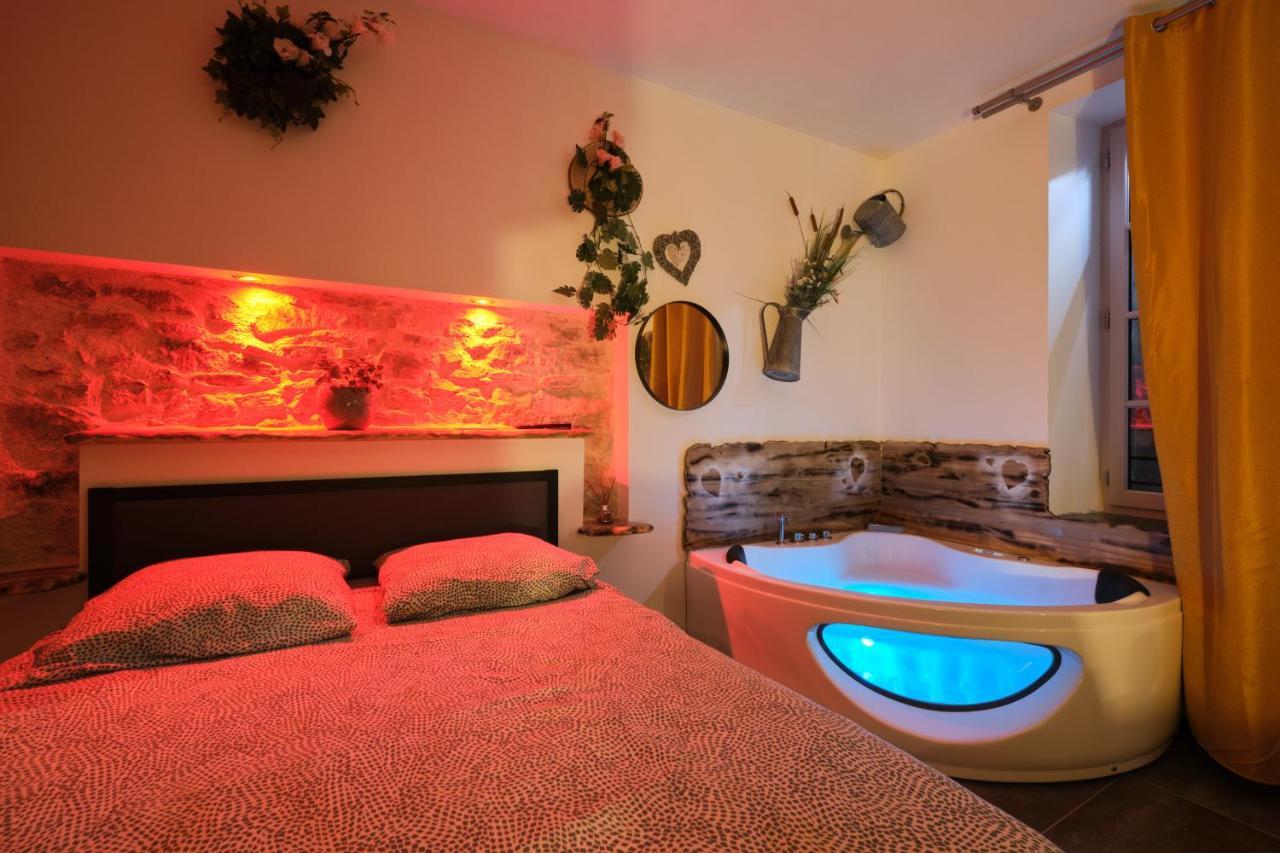 Place Carnot - Studio Tout Equipe Avec Jacuzzi Proche Toutes Commodites قرقشونه المظهر الخارجي الصورة